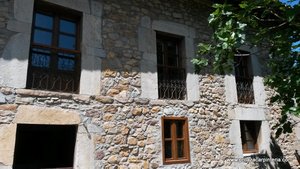 fachada ventanas de madera