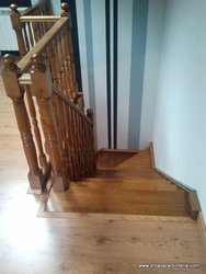 escaleras en pino
